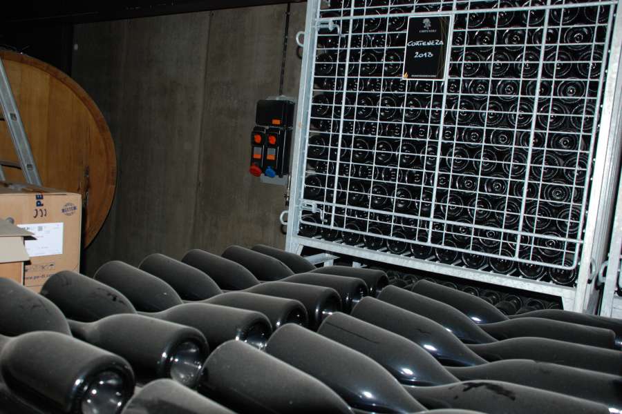 Cantina Corte Nera, electrificada con TAIS-EX