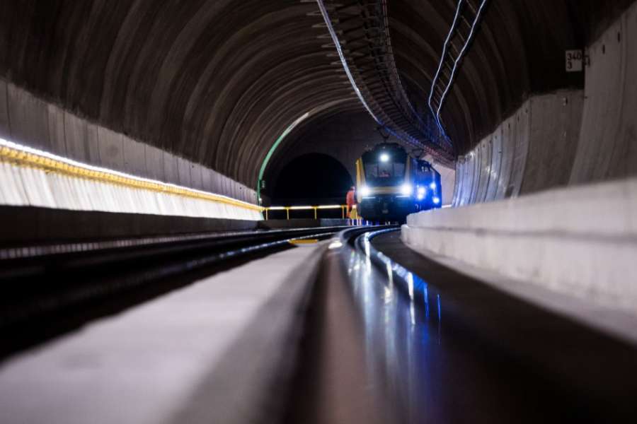 El ferrocarril de Castellanza, electrificado con tomas Tais, Túnel 54 cajas