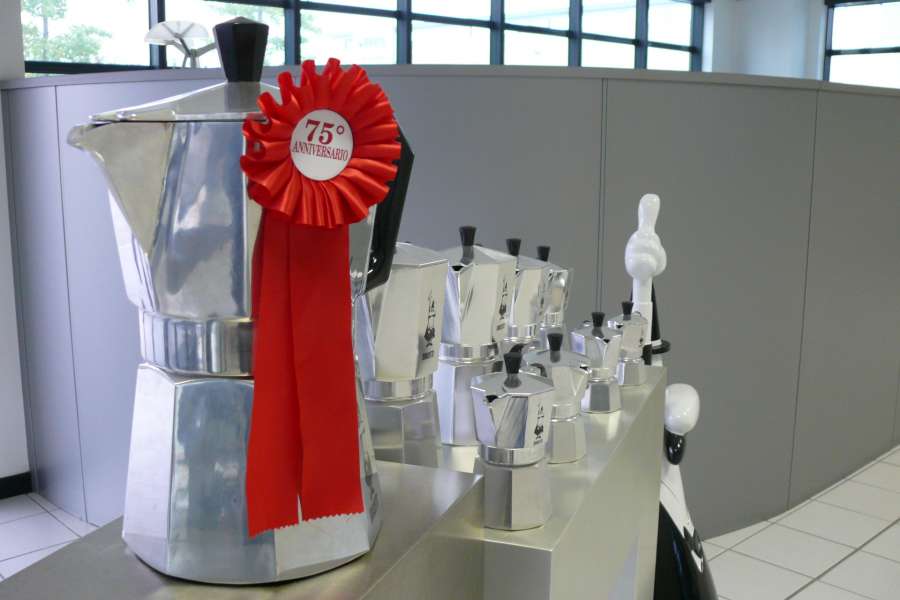 Bialetti illuminata con plafoniere ATEX, RINO-EX