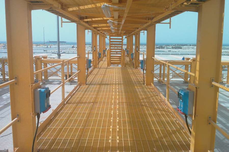 The port of Dubai - Jebel Ali - electrified with TAIS sockets