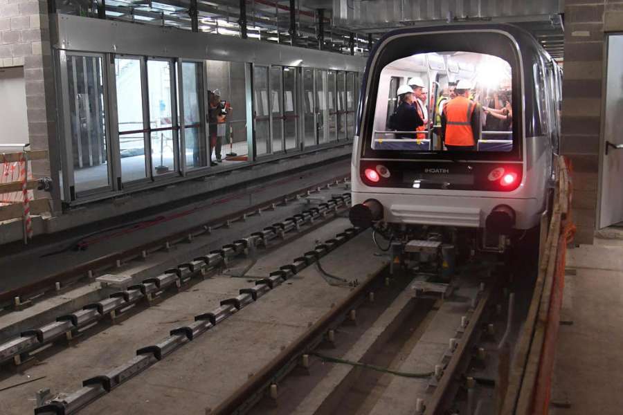 La linea M4 metropolitana di Milano è illuminata da RINO LED