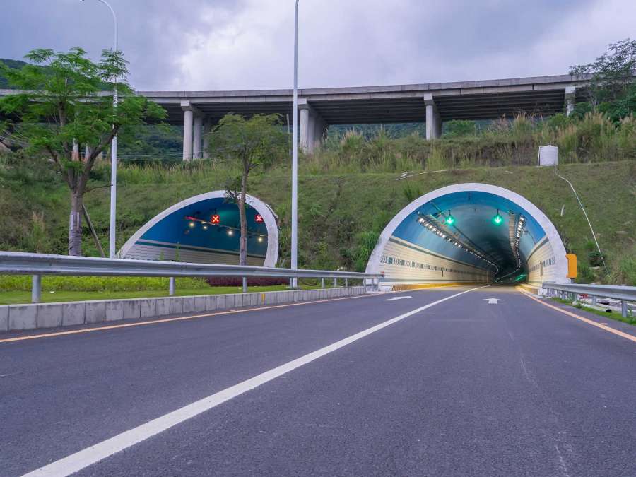 Illuminazione gallerie Illuminazione su palo Illuminazione pubblica Autostrada A24