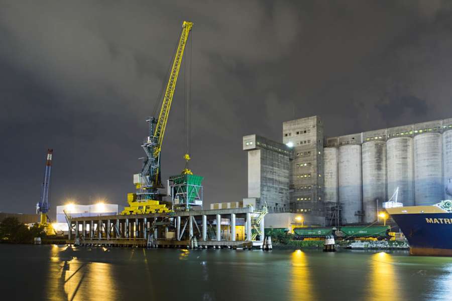 XTIGUA FLOODLIGHTS ILLUMINATE "PORTO MARGHERA"