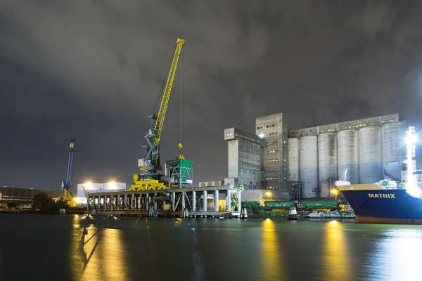 I proiettori XTIGUA illuminano il porto di Marghera