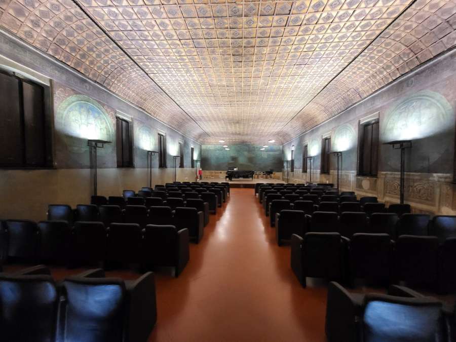 A new light for the ancient frescoes of the pietro da cemmo hall